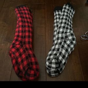 2 pairs of Heavy socks